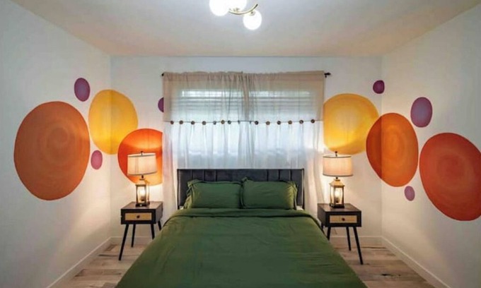Westbury House | Modern Chic Living 4BRs Home - Prime Location