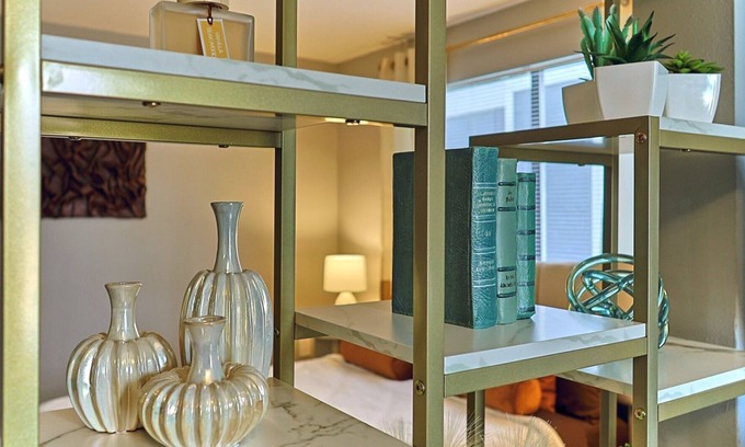 Jackson Apartment | Modern-Chic Loft In The Heart Of The City. Everything Is At Your Fingertips!