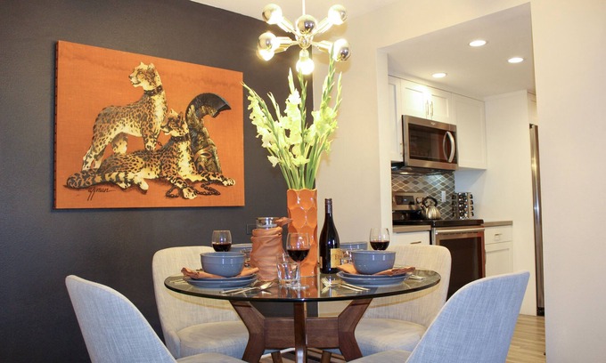 Downtown Palm Springs Condo | Modern & Chic One Bedroom Condo, centrally located