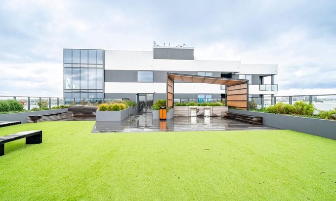 Clayton South Apartment | Modern Clayton apartment close to uni and hosptial