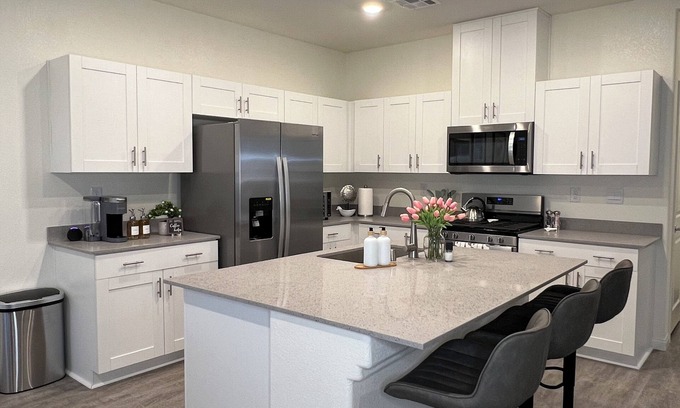 Enterprise House | Modern clean quiet 4 bedroom home near Vegas Strip & Airport