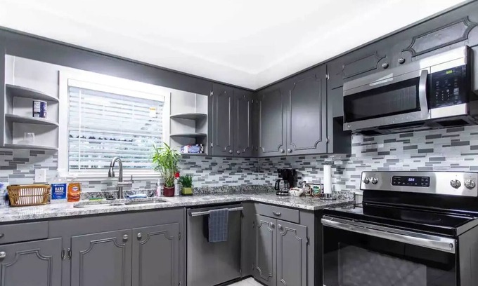 Hattiesburg House | Modern/Clean Smart Home - 3BD Centrally Located