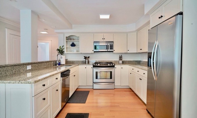 Manchester-by-the-Sea Apartment | Modern Condo Convenient to Downtown Manchester by the Sea