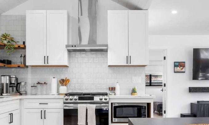 Eastside Santa Cruz House | Modern Coastal Escape - walking distance to beach!