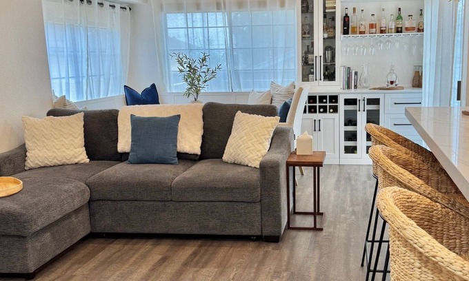 Downtown Monterey House | Modern coastal home in beautiful Monterey with peek of the ocean and hot tub