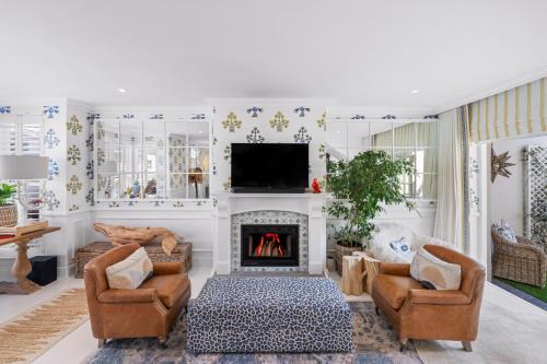 Kalk Bay Apartment | Modern Coastal Townhouse at The Majestic