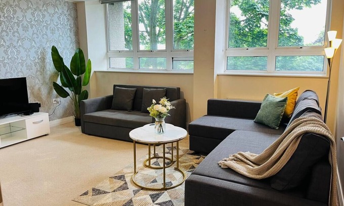 Stevenage Apartment | Modern Comfort 2bed flat sleep 8 ppl Town Centre