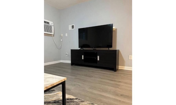 Franklin Apartment | Modern Comfort 4
