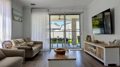 Indented Head House | Modern comfort and luxury close to the beach