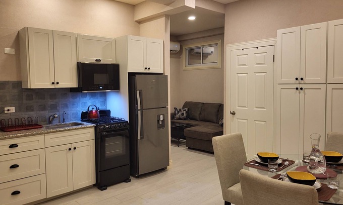 Georgetown House | Modern Comfort Close to Embassies and Hotel Area
