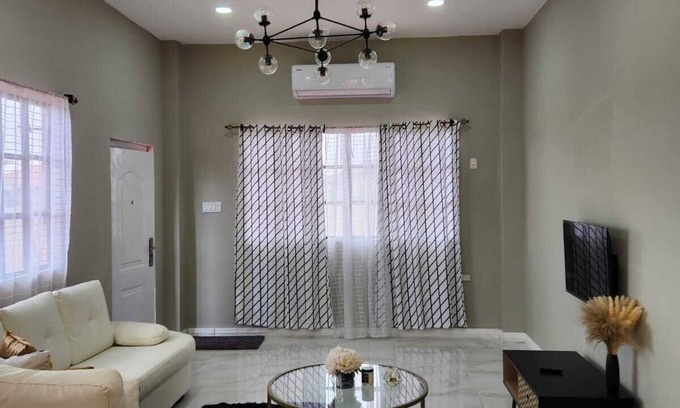 Demerara-Mahaica Apartment | Modern Comfort and Quiet Convenience - Herstelling, East Bank