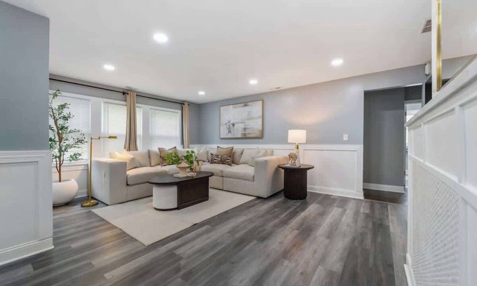 Homewood House | Modern Comfort in Homewood