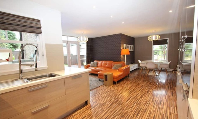 Auchenblae House | Modern comfort in traditional Scottish village