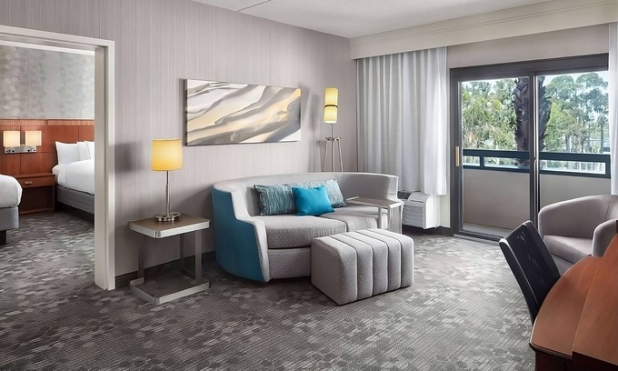 Lake Forest Hotel | Modern Comfort in the Heart of Laguna Hills! 2 Kid-friendly Suites! Pets Allowed