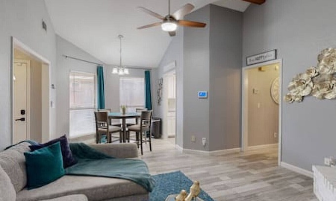 Euless House | Modern Comfort Lux Stay | Near DFW Airport