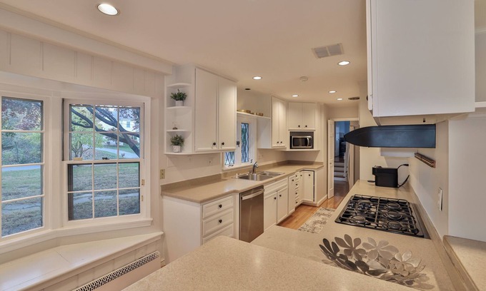 McLean House | Modern Comfort