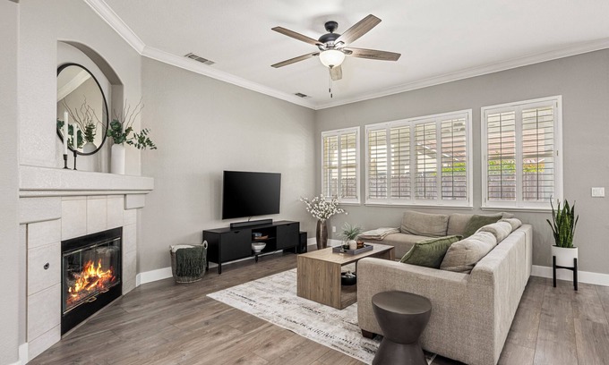 Lincoln House | Modern & Comfortable Lincoln Home w/Luxe Master Bedroom