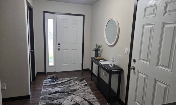Fargo House | Modern Comfortable, spacious 4-bedroom building in lovely Fargo