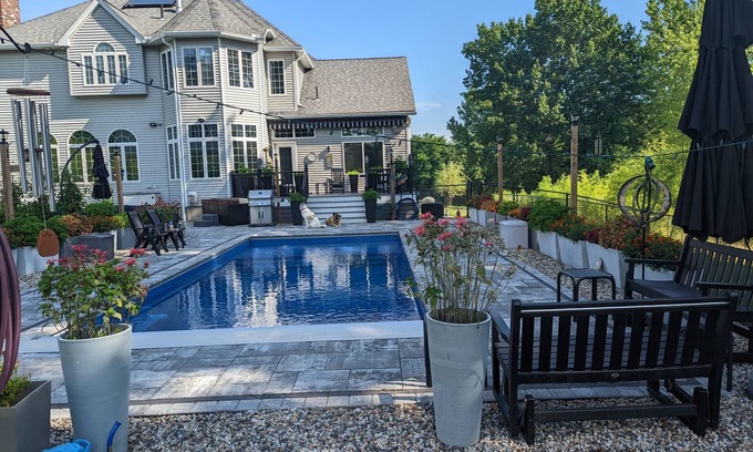 Easthampton Apartment | Modern comfortable apartment just steps from The Williston Northampton School
