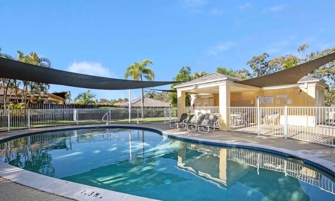 Arundel House | Modern & Comfy ~ 5★ Location ~ 🎡Theme Parks ☀Pool