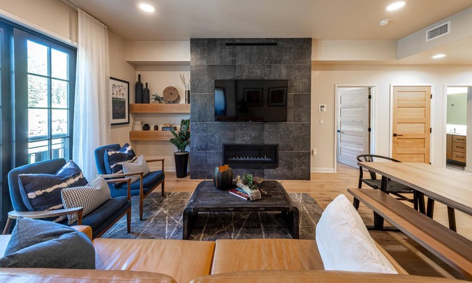 Tamarack Resort Condo | Modern Condo|Fireplace|Balcony with Mountain View
