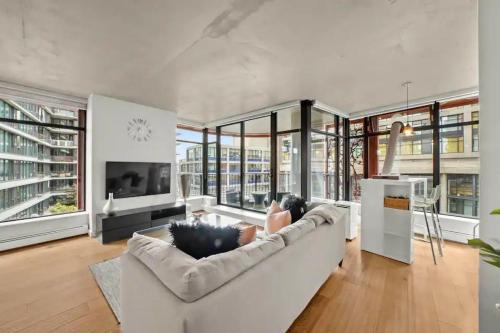 Gastown Apartment | Modern Condo in downtown two bedroom parking lot