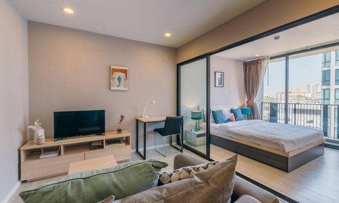 Huay Kaew Apartment | Modern Condo in Nimman (F606) by Pimolplace