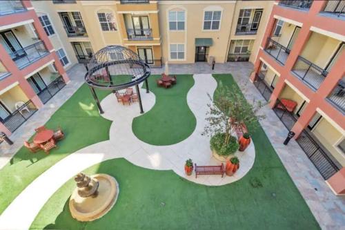 Astrodome Apartment | Modern Condo near Texas Medical Center w Free Parking