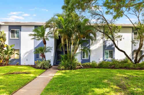 Oldsmar House | Modern Condo on the lake Oldsmar FL
