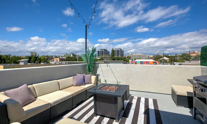 Pico-Union House | Modern construction with chic decor, conveniently located near Downtown and Hollywood