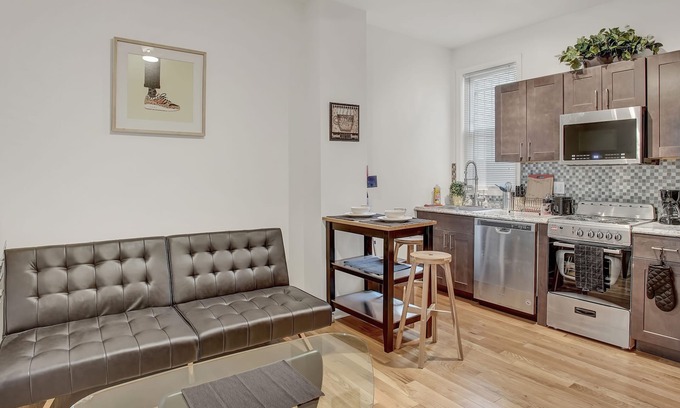 Point Breeze Apartment | Modern Contemporary-Style 2BR Apt. by A.C.T.