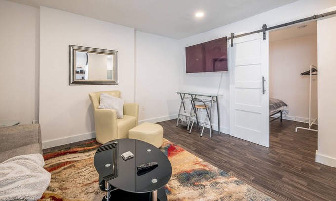 Bedford Apartment | Modern Contemporary 2 Bedroom Suite