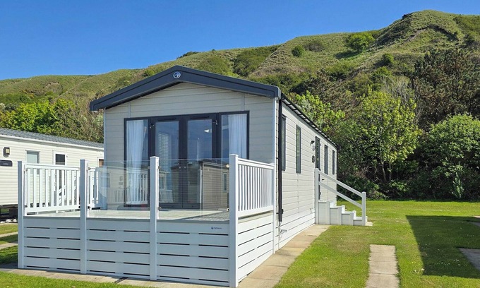 Lendalfoot Ski Chalet | Modern, contemporary holiday home facing the sea.
