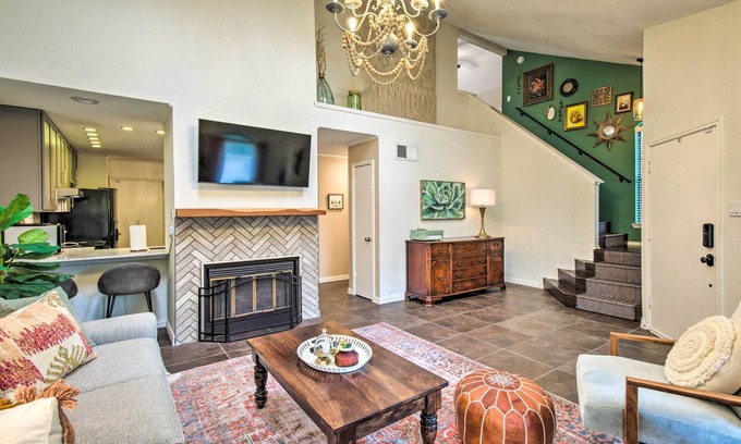Coppell House | Modern Coppell Retreat w/ Patio + Fire Pit!