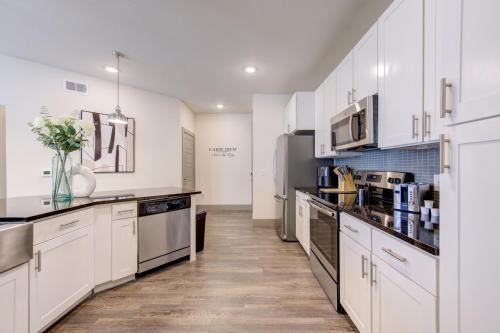 Conroe Apartment | Modern Corporate Haven