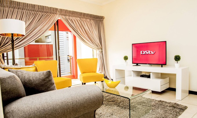 Lone Hill Apartment | Modern cosy apartment