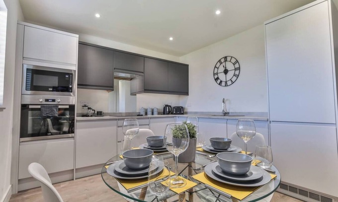 Sheffield House | Modern, Cosy Whole house WiFi close to attractions
