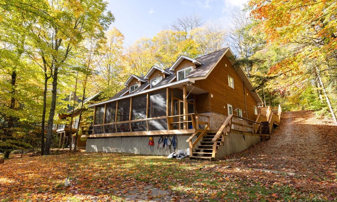 Huntsville Cottage | Modern cottage escape in Muskoka