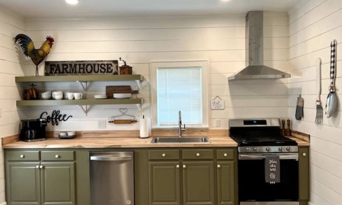 Benton Cottage | Modern Cottage in Downtown Benton