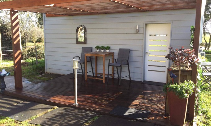 Mil-lel House | Modern Cottage in peaceful setting, dog door to large fenced yard, farm walks.