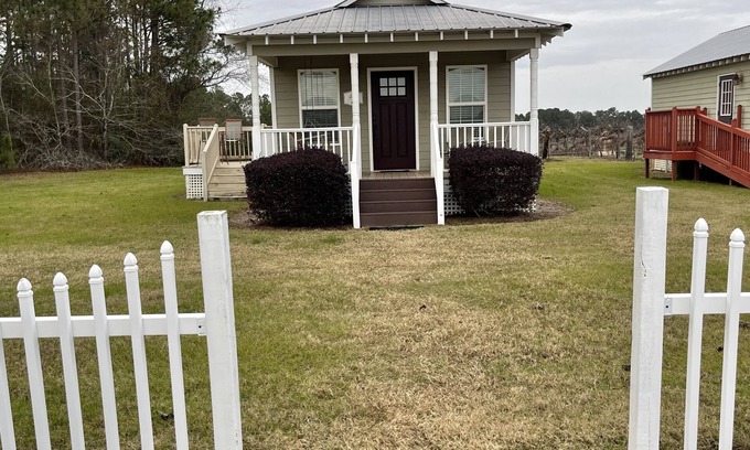 Hartsfield House | Modern Cottages Max's Cottage