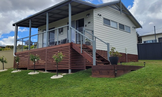 Portland Cottage | Modern Country 1 Bedroom Cottage (Pet Friendly)