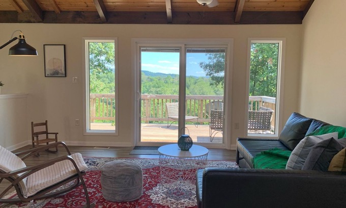 Kabletown House | Modern Country House on the Shenandoah River