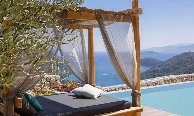 Fternon Villa | Modern country villa with stone-built BBQ area
