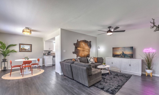 Las Vegas Condo | Modern Cowboy Condo Near the Vegas Strip