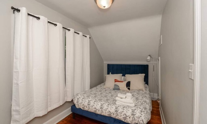 Brook Park House | Modern & Cozy 2BR Home – Elevate Your Stay!