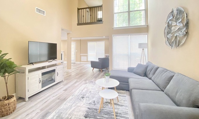 Lawrenceville House | 🌈Modern Cozy 3 BR/2.5 Baths Convenient Location - Corporate Housing Welcome!