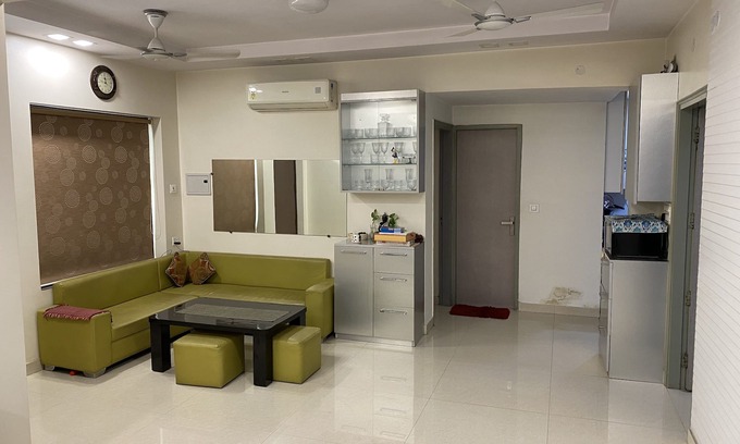 South West Apartment | Modern&Cozy Apartment| Private entrance| Furnished