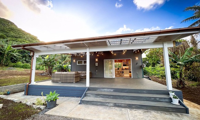 Turangi Tapere Cottage | Modern, Cozy & near Muri Beach - Unwind & Reconnect at Mapere Retreat
