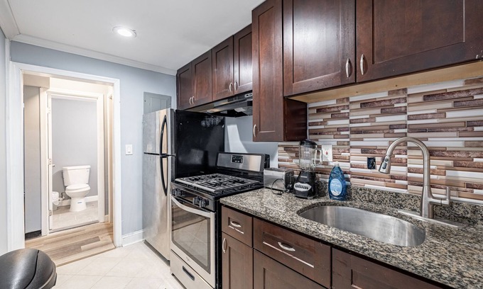 Anacostia Bed & Breakfast | Modern Cozy in downtown D.C., comfort and city living at its finest